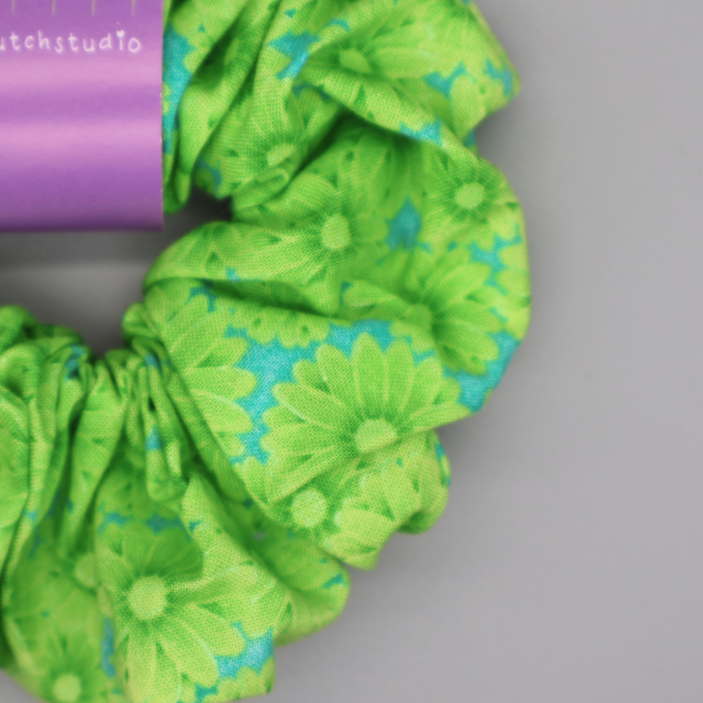 XL green daisy scrunchie