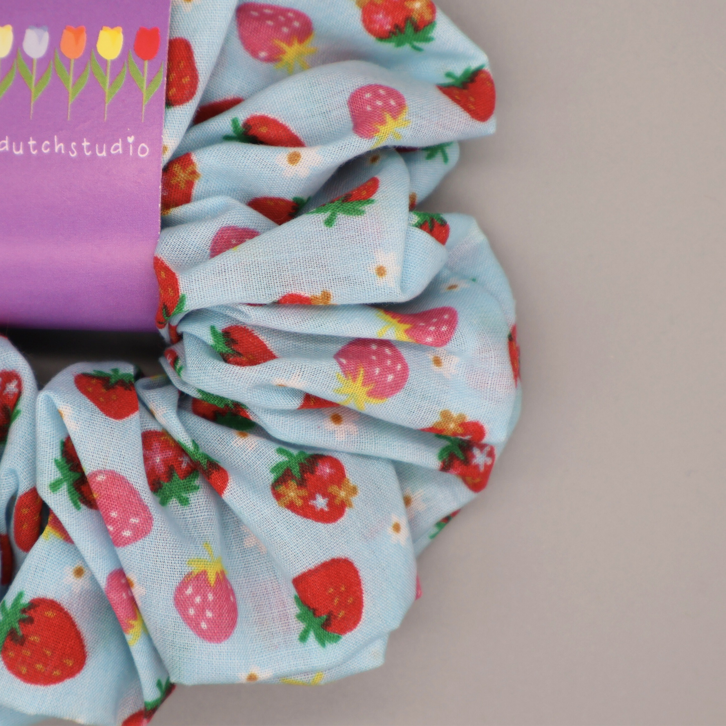 XL strawberries scrunchie