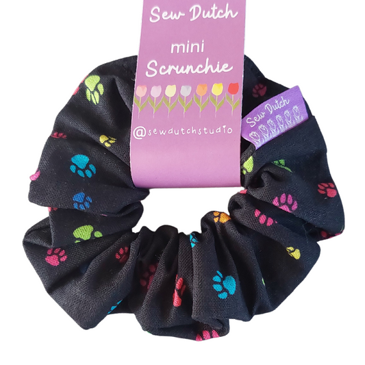 Mini scrunchie black rainbow paw print