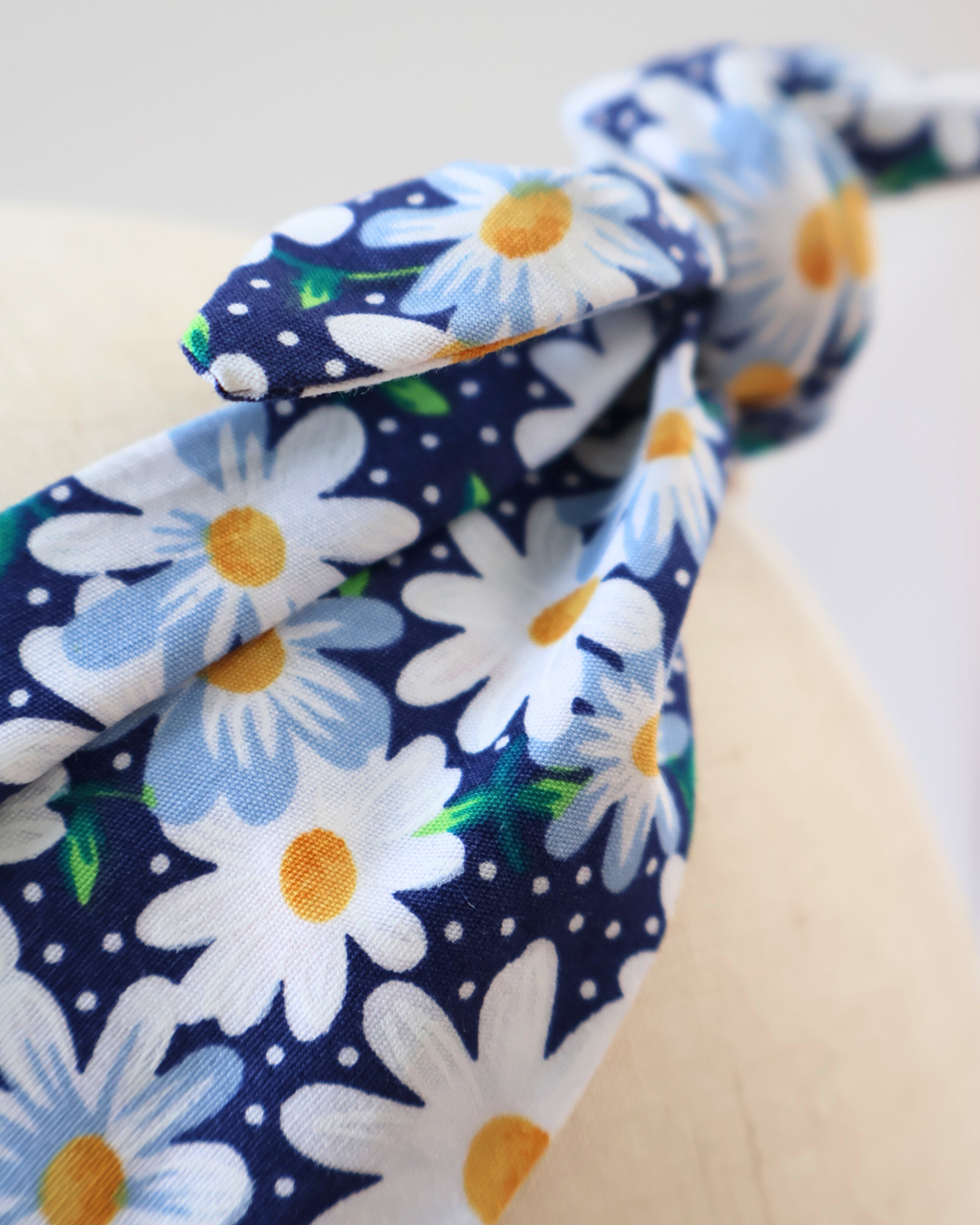Retro Knotted Headband Daisy Navy
