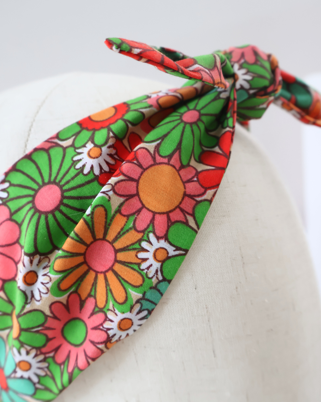 Retro Knotted Headband Daisy print 70s