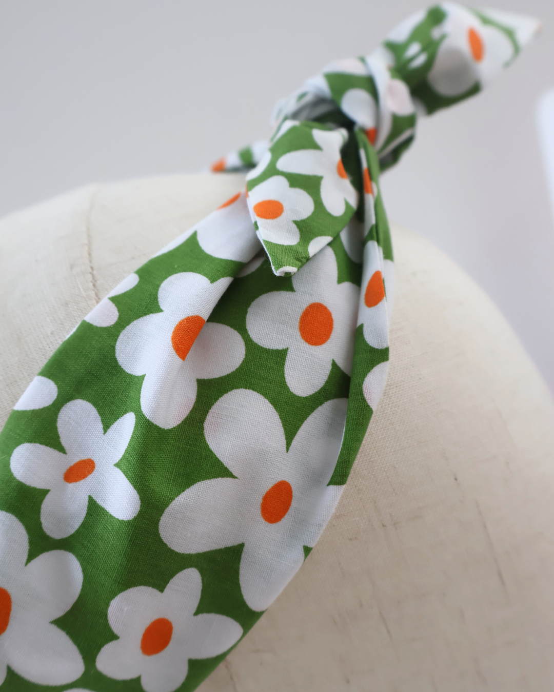Retro Knotted Headband Large Daisy Green